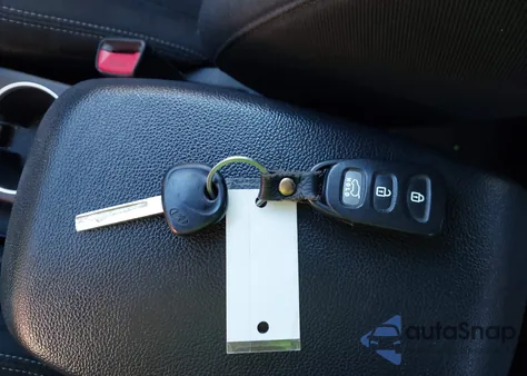 2016 Hyundai Elantra Gt z USA, uszkodzony, nr VIN KMHD35LHXGU272528